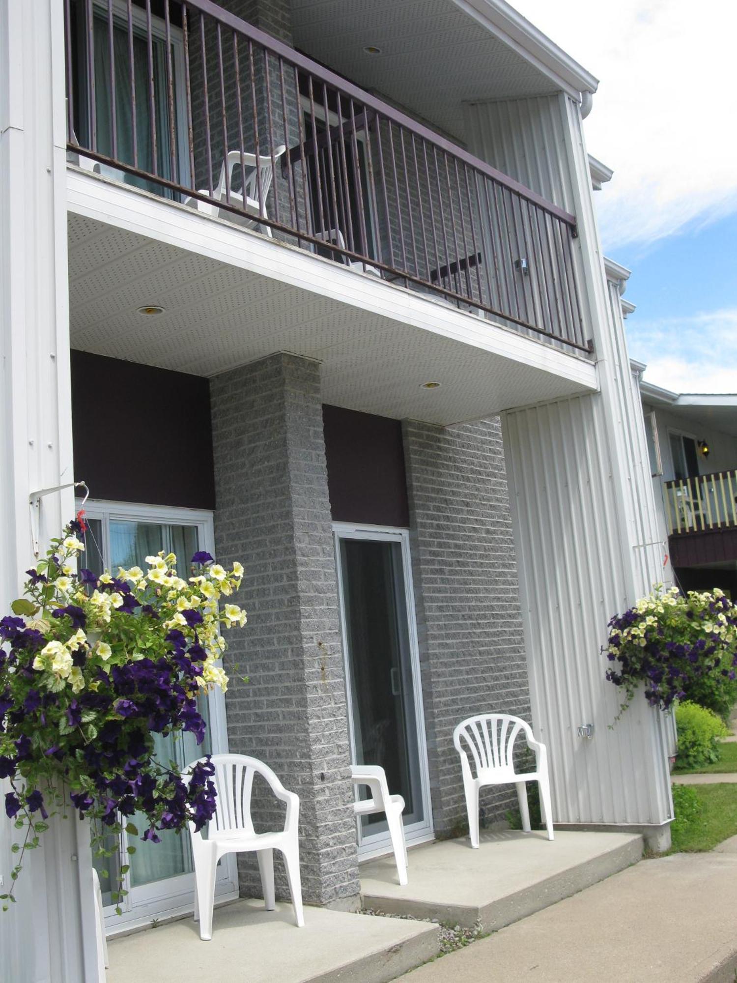 Motel De L'Anse A L'Eau Tadoussac Exterior photo